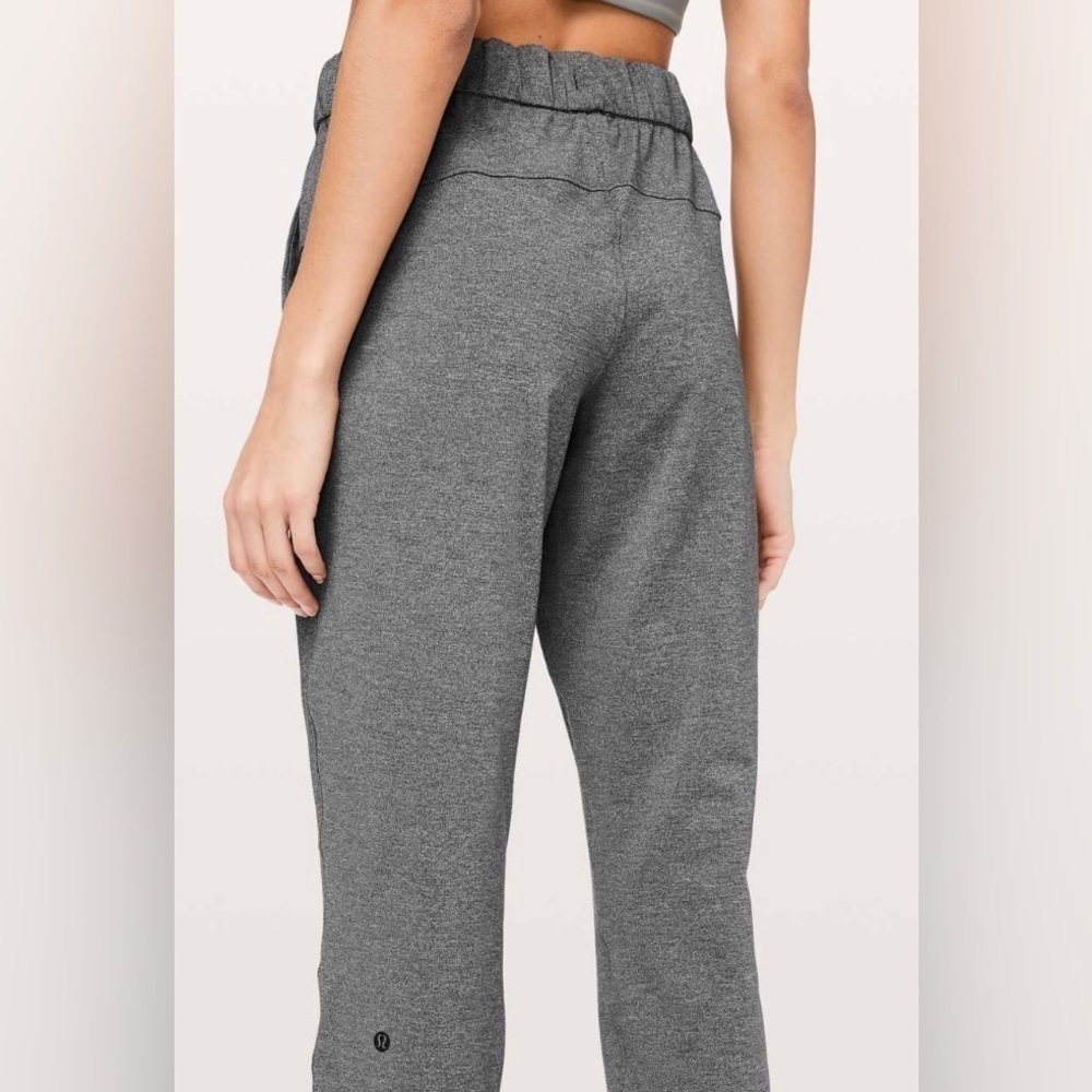 Lululemon On The Fly Pant - Picture 10 of 15
